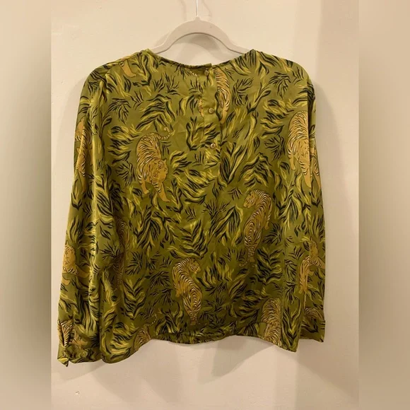 Like new Zara tiger satin novelty print blouse size small - Picture 6 of 7